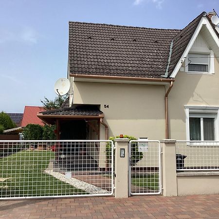 Sueti Nyaralo Villa Balatonmáriafürdő Buitenkant foto