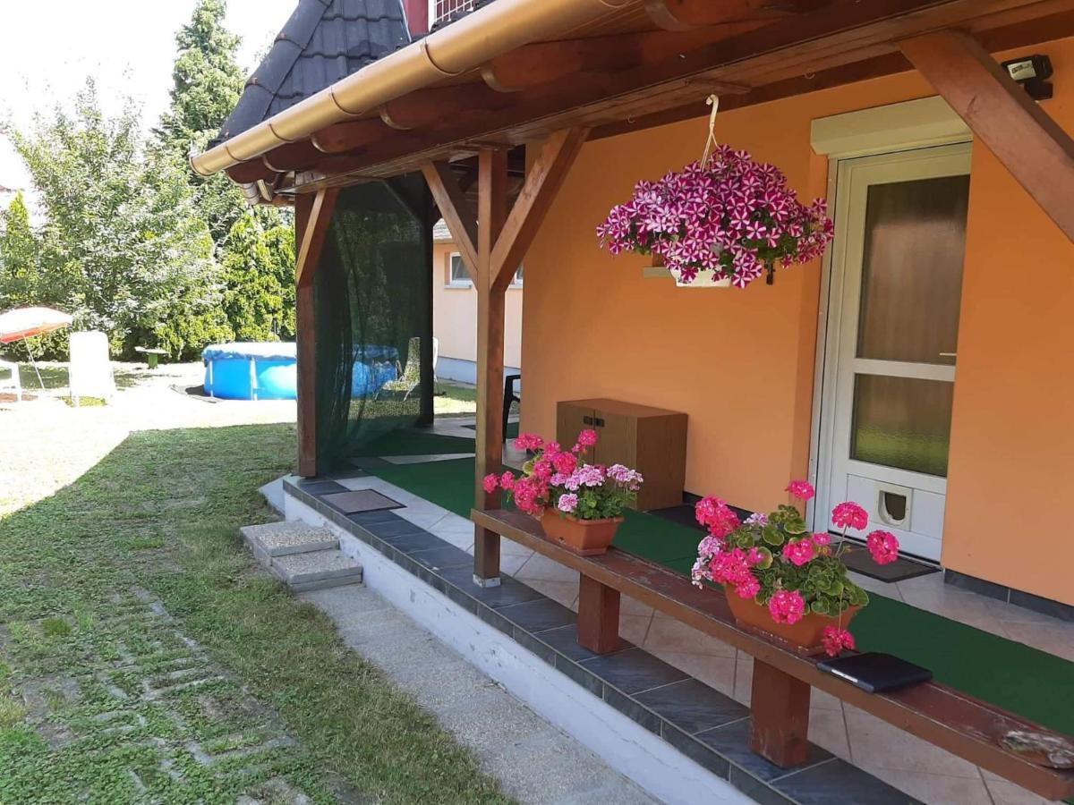 Sueti Nyaralo Villa Balatonmáriafürdő Buitenkant foto