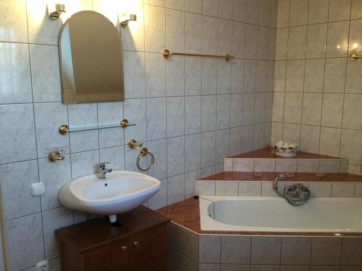 Sueti Nyaralo Villa Balatonmáriafürdő Buitenkant foto